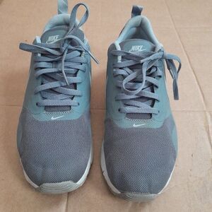 Nike Women’s Air Max Tavas 814443-002 Gray Running Shoes Sneakers Size 5.5